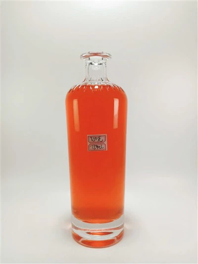 750 ml degvīna stipro alkoholisko dzērienu pudele